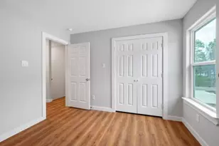 8217 Crestview Dr, Houston, TX 77028 - Photo 3
