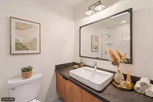 2100 Commonwealth St, Houston, TX 77006 - Photo 13