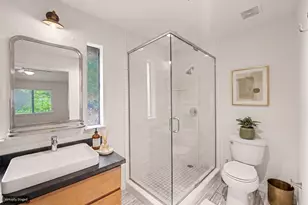 2100 Commonwealth St, Houston, TX 77006 - Photo 11