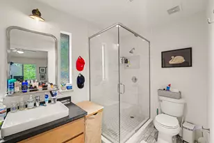2100 Commonwealth St, Houston, TX 77006 - Photo 17