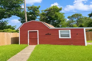 317 Richmond St, Angleton, TX 77515 - Photo 13
