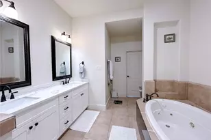 939 Queen Annes Rd, Houston, TX 77024 - Photo 37