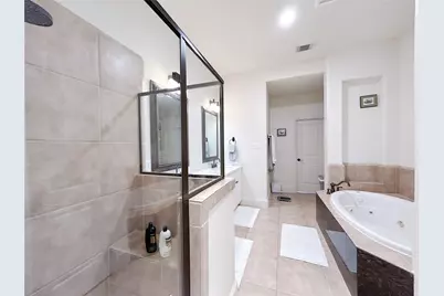 939 Queen Annes Road, Houston, TX 77024 - Photo 31