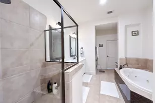 939 Queen Annes Rd, Houston, TX 77024 - Photo 31