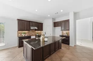 13812 Lakewater Dr, Pearland, TX 77584 - Photo 7