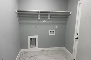 161 S 10th St, Conroe, TX 77301 - Photo 9