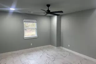 161 S 10th St, Conroe, TX 77301 - Photo 13