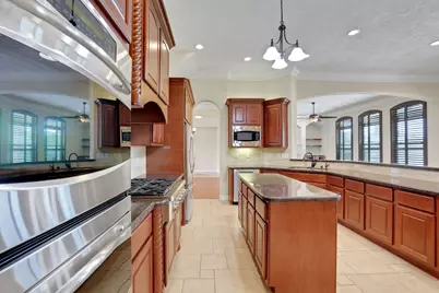 226 Houston Point Drive, Beach City, TX 77523 - Photo 13