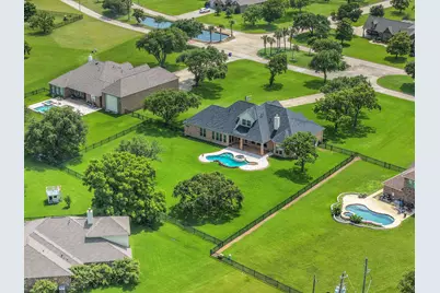 226 Houston Point Drive, Beach City, TX 77523 - Photo 5