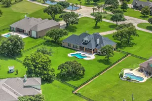 226 Houston Point Dr, Beach City, TX 77523 - Photo 5
