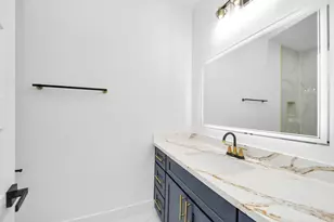 221 Armstrong St, Houston, TX 77029 - Photo 11