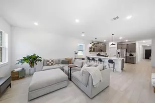 302 Alder Loop, Anahuac, TX 77514 - Photo 7