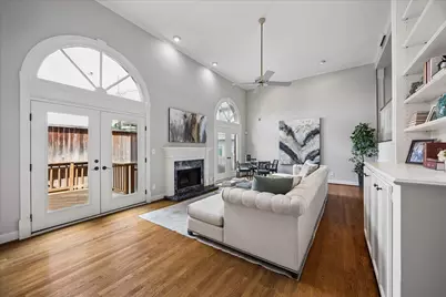 6310 Prague Street, Houston, TX 77007 - Photo 3