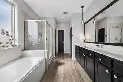 7207 Hillside Avenue, Mont Belvieu, TX 77523 - Photo 13