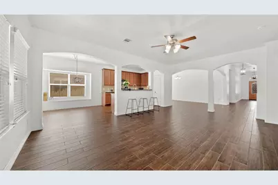 6439 Brimridge Lane, Houston, TX 77048 - Photo 13