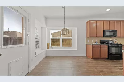 6439 Brimridge Lane, Houston, TX 77048 - Photo 15