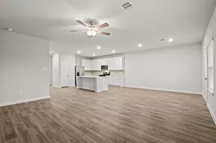 25444 Blossom Ct, Montgomery, TX 77316 - Photo 5