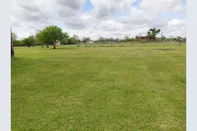 3831 County Road 211, Danbury, TX 77534 - Photo 5