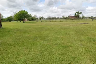 3831 County Rd 211, Danbury, TX 77534 - Photo 5