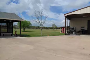 3831 County Rd 211, Danbury, TX 77534 - Photo 3