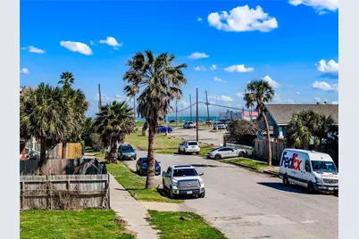 3624 Avenue S 1/2, Galveston, TX 77550 - Photo 3