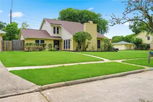 2902 Colony Dr, Sugar Land, TX 77479 - Photo 1
