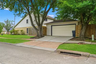 2902 Colony Drive, Sugar Land, TX 77479 - Photo 3