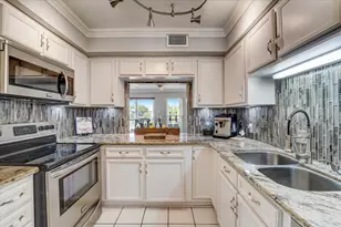 2127 Casa Rio Cir, Dickinson, TX 77539 - Photo 13