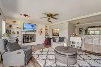 2127 Casa Rio Circle, Dickinson, TX 77539 - Photo 5