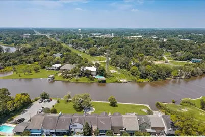 2127 Casa Rio Circle, Dickinson, TX 77539 - Photo 33