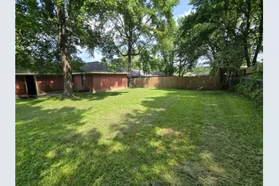 105 Laurie Lane, Willis, TX 77378 - Photo 3