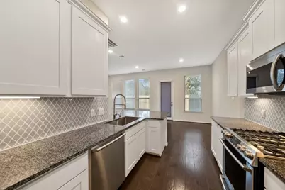 708 Ivory Manor Drive, Houston, TX 77018 - Photo 9