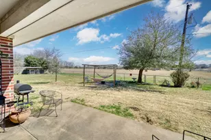 126 Virginia St, Fairfield, TX 75840 - Photo 29