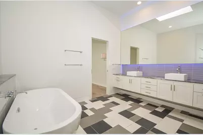 1905 Oakdale Street, Houston, TX 77004 - Photo 31
