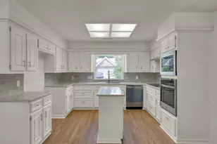 47 Devonshire Dr, Conroe, TX 77304 - Photo 11