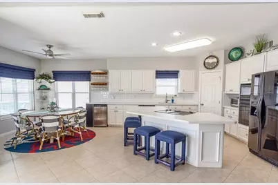 925 Tiki Drive, Tiki Island, TX 77554 - Photo 5