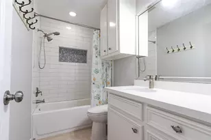 925 Tiki Dr, Tiki Island, TX 77554 - Photo 17