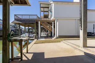 925 Tiki Dr, Tiki Island, TX 77554 - Photo 35