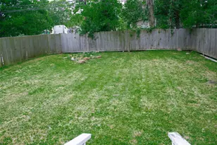 1310 4th St, Rosenberg, TX 77471 - Photo 17