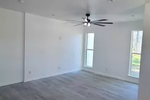 1010 Linden St, La Marque, TX 77568 - Photo 9