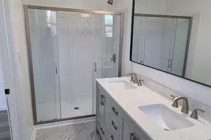 1010 Linden St, La Marque, TX 77568 - Photo 3