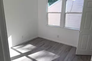 1010 Linden St, La Marque, TX 77568 - Photo 9