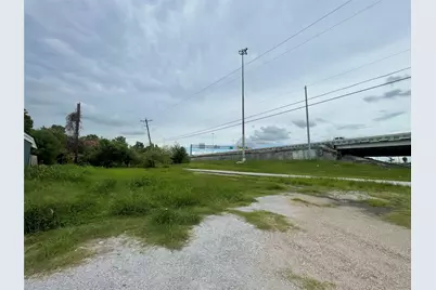 5500 Jensen Drive, Houston, TX 77026 - Photo 3