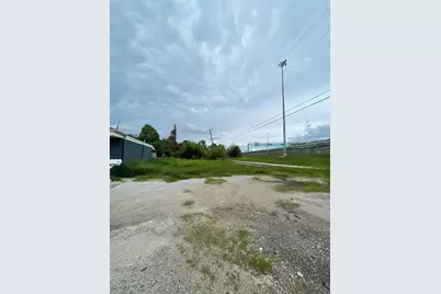 5500 Jensen Drive, Houston, TX 77026 - Photo 1