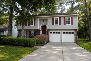 11 Hickory Oak Dr, The Woodlands, TX 77381 - Photo 1