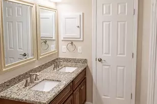 11 Hickory Oak Dr, The Woodlands, TX 77381 - Photo 11