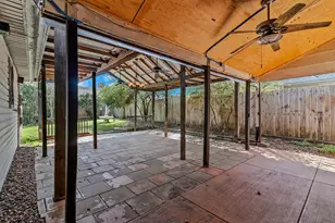 10703 Crestfield Ct, Houston, TX 77070 - Photo 21