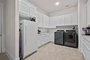 605 Ashbrook Rdg Ln, Pinehurst, TX 77362 - Photo 33