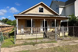 217 N Everton St, Houston, TX 77003 - Photo 1