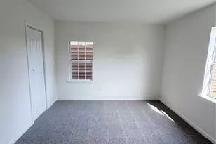 8837 Oak Knoll Ln, Houston, TX 77078 - Photo 15